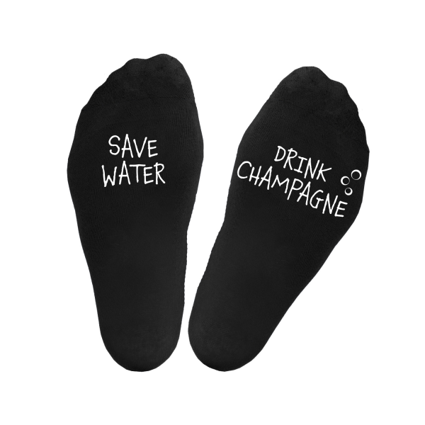 Naisten sukat painatuksilla pohjassa „Save water.Drink champagne“