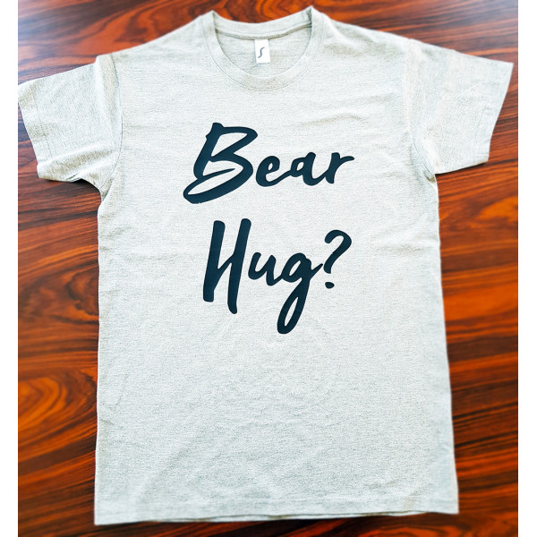 T-paita "Bear Hug" T-paita "Bear Hug"