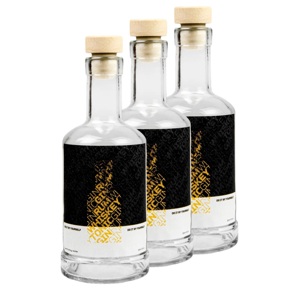 Romminvalmistuspakkaus mausteineen ja cocktail-tarvikkeineen