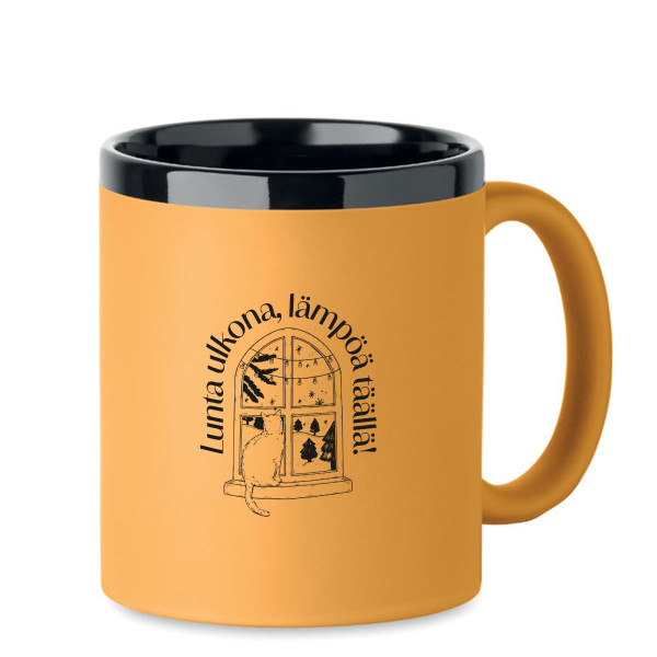 Kaiverrettu muki "Lunta ulkona, lämpöä täällä"