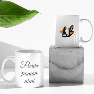 Muki yrityksen logolla ja pomon nimellä