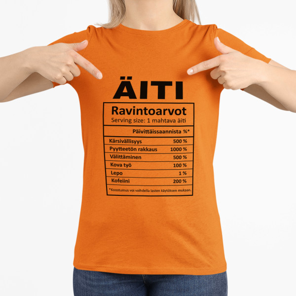 Naisten t-paita "Äidin ainekset"