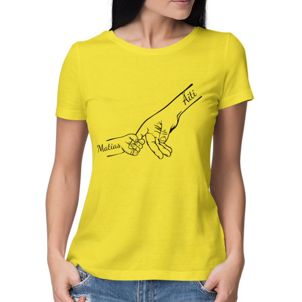 Naisten t-paita "Äiti ja lapset" valituilla lasten nimillä