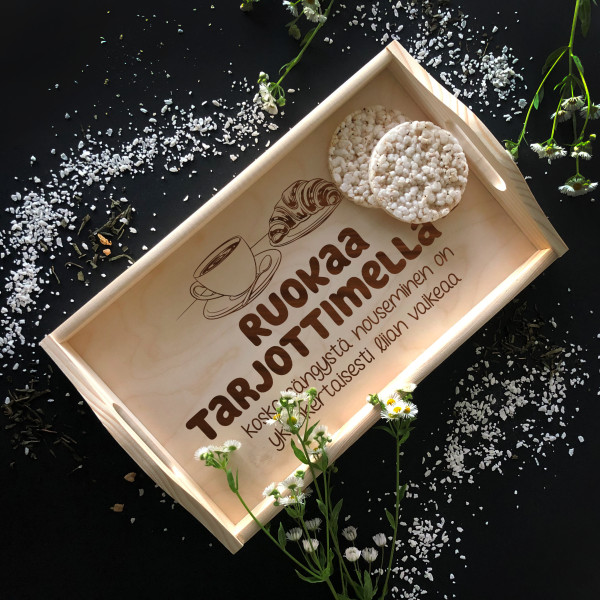 Puinen aamiaistarjotin "Ruokaa tarjottimella" Puinen aamiaistarjotin "Ruokaa tarjottimella"