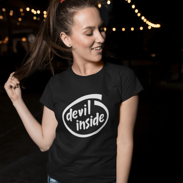 Naisten T-paita "Devil Inside"